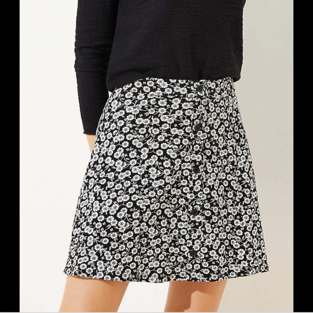 Loft BW daisy skirt